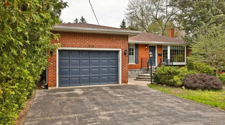 517 Morrison Road,Oakville,L6J 4K6,Canada,3 Bedrooms Bedrooms,2 BathroomsBathrooms,Residential,Morrison,233583