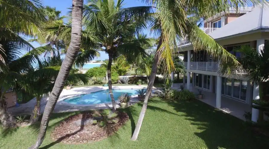 Treasure Cay Drive,Treasure Cay,Abaco,Bahamas,4 Bedrooms Bedrooms,5 BathroomsBathrooms,Residential,Hayes House,Treasure Cay Drive,235053