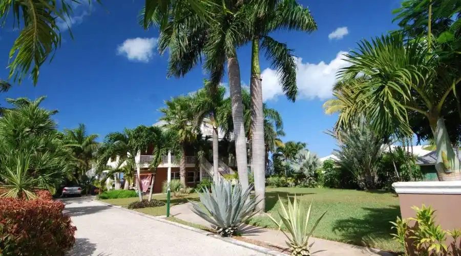 Treasure Cay Drive,Treasure Cay,Abaco,Bahamas,4 Bedrooms Bedrooms,5 BathroomsBathrooms,Residential,Hayes House,Treasure Cay Drive,235053