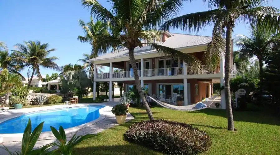 Treasure Cay Drive,Treasure Cay,Abaco,Bahamas,4 Bedrooms Bedrooms,5 BathroomsBathrooms,Residential,Hayes House,Treasure Cay Drive,235053