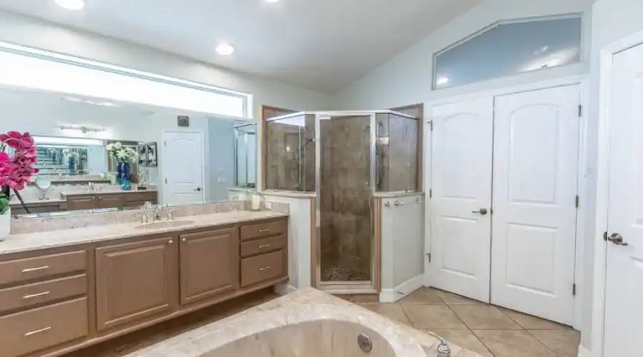 10724 High Crest Court,Howey-in-the-Hills,Florida 34737,United States,4 Bedrooms Bedrooms,2 BathroomsBathrooms,Residential,High Crest,235073