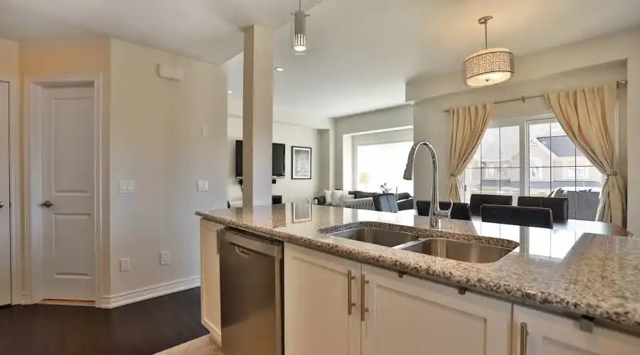 2363 Natasha Circle,Oakville,Canada,3 Bedrooms Bedrooms,8 Rooms Rooms,1 BathroomBathrooms,Residential,Natasha,235553