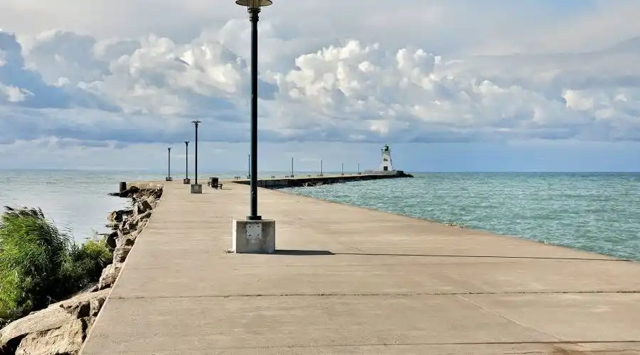 33 Greens Line,DUNNVILLE,Canada,5 Bedrooms Bedrooms,9 Rooms Rooms,5 BathroomsBathrooms,Residential,Greens,235554