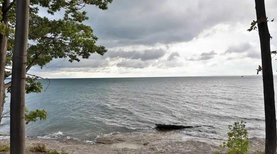 33 Greens Line,DUNNVILLE,Canada,5 Bedrooms Bedrooms,9 Rooms Rooms,5 BathroomsBathrooms,Residential,Greens,235554