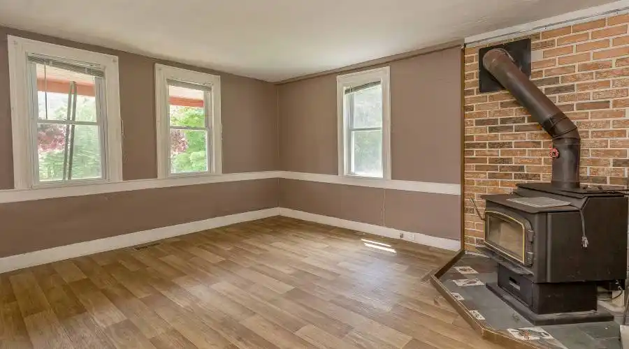 4 Folts rd,Corinth,New York,United States,3 Bedrooms Bedrooms,1 BathroomBathrooms,Waterfront,Folts,236247