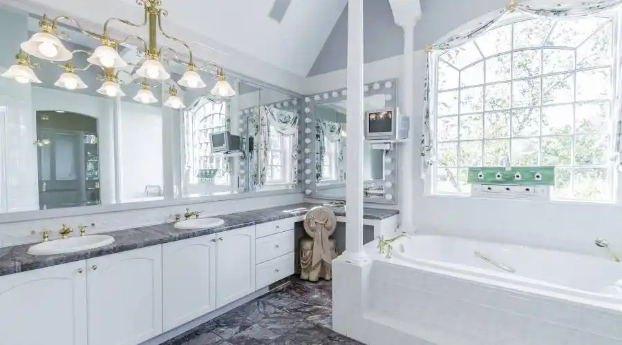 199 Hickory Ridge,Amsterdam,New York 12010,United States,4 Bedrooms Bedrooms,3 BathroomsBathrooms,Residential,Hickory Ridge,236249