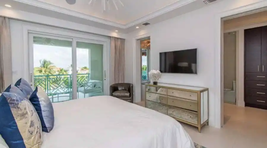 Crighton Dr,Grand Cayman,Cayman Islands,3 Bedrooms Bedrooms,4.5 BathroomsBathrooms,Residential,Crighton Dr,236255