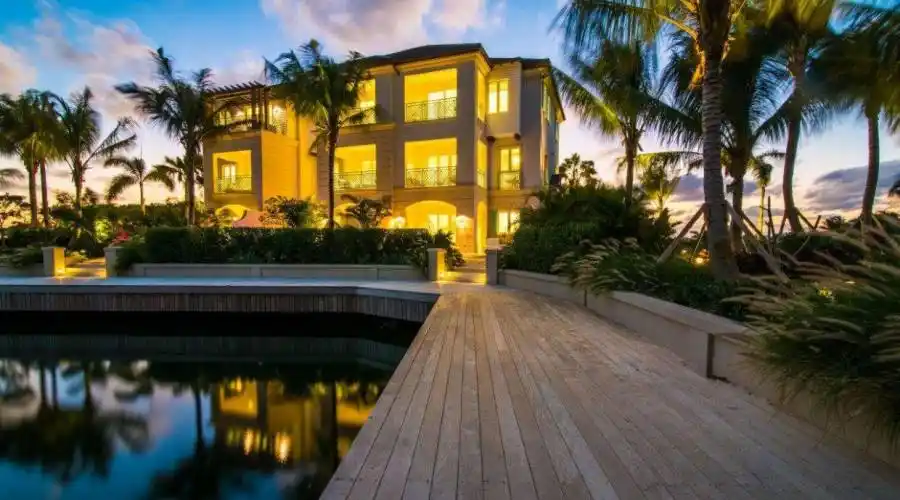 Crighton Dr,Grand Cayman,Cayman Islands,3 Bedrooms Bedrooms,4.5 BathroomsBathrooms,Residential,Crighton Dr,236255