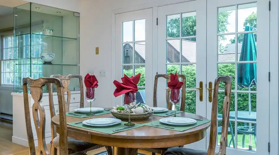 Kitchen Dining Area