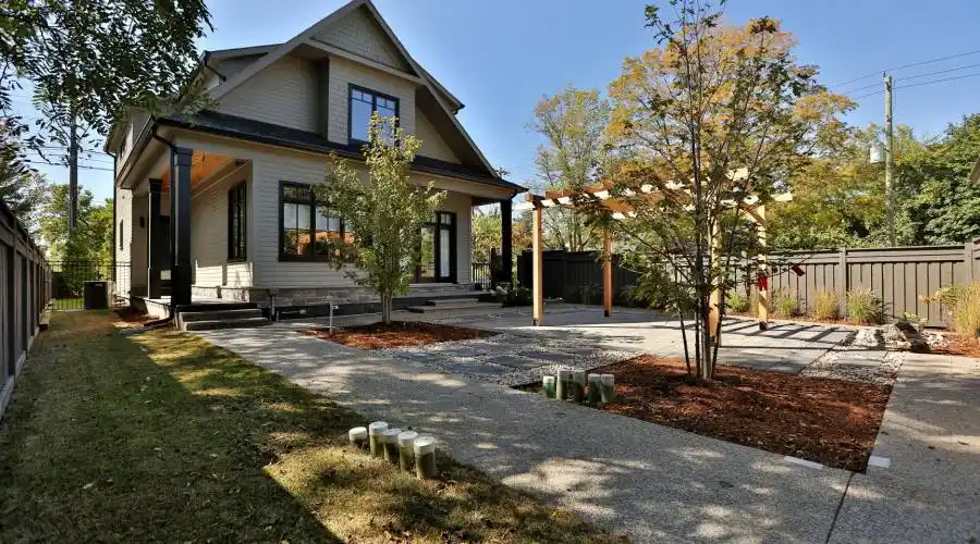 360 Sheddon Avenue,Oakville,L6J 3P2,Canada,3 Bedrooms Bedrooms,13 Rooms Rooms,3 BathroomsBathrooms,Residential,Sheddon,238468