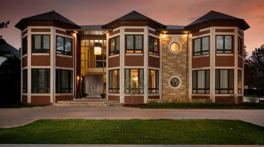 1389 Pilgrim Avenue,Birmingham,Michigan 48009,United States,5 Bedrooms Bedrooms,23 Rooms Rooms,6 BathroomsBathrooms,Residential,Pilgrim Avenue,241014