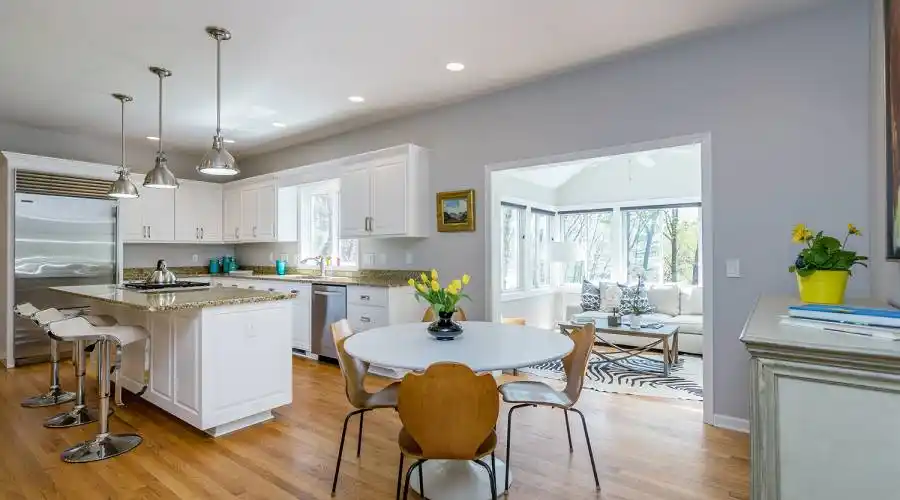 Kitchen Dining Area