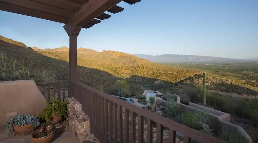 6799 N Rattlesnake Canyon Road,Tucson,Arizona 85750,United States,5 Bedrooms Bedrooms,7 BathroomsBathrooms,Residential,N Rattlesnake Canyon Road,246133