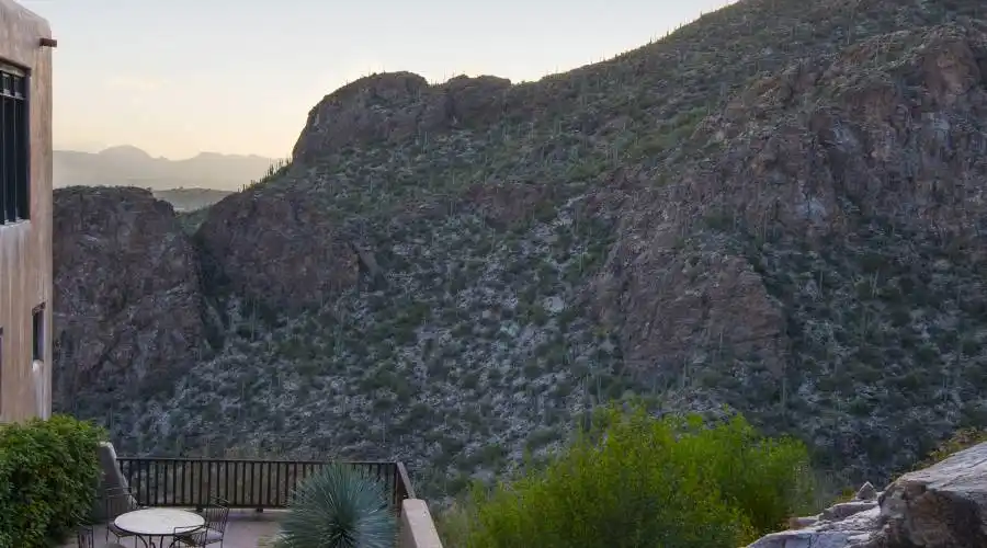 6799 N Rattlesnake Canyon Road,Tucson,Arizona 85750,United States,5 Bedrooms Bedrooms,7 BathroomsBathrooms,Residential,N Rattlesnake Canyon Road,246133