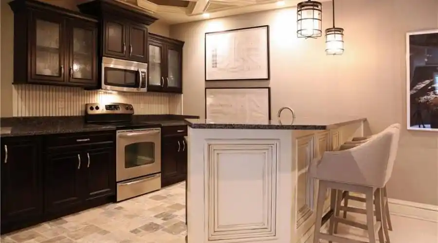 LOWER LEVEL KITCHENETTE 