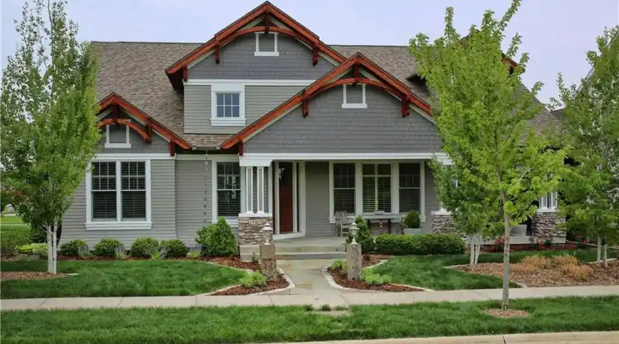 FRONT EXTERIOR 