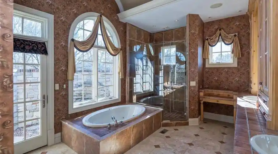 16 Grand Meridien,Chesterfield,Missouri 63005,United States,6 Bedrooms Bedrooms,7 BathroomsBathrooms,Residential,Grand Meridien,249330