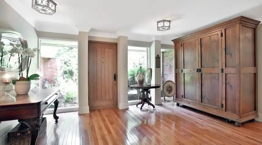306 Lakeshore Road West,Oakville,L6K 1G1,Canada,4 Bedrooms Bedrooms,16 Rooms Rooms,4 BathroomsBathrooms,Residential,Lakeshore Road West,250627