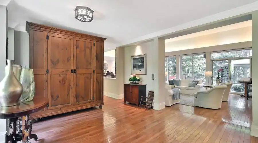 306 Lakeshore Road West,Oakville,L6K 1G1,Canada,4 Bedrooms Bedrooms,16 Rooms Rooms,4 BathroomsBathrooms,Residential,Lakeshore Road West,250627