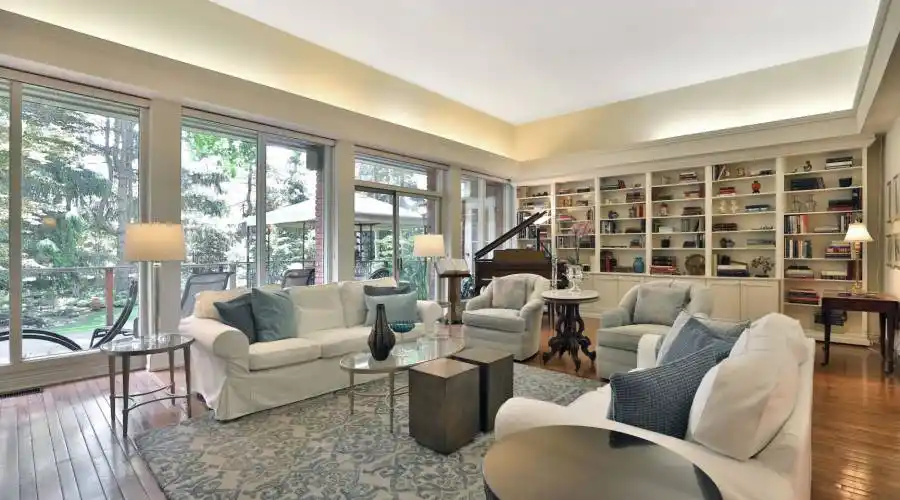 306 Lakeshore Road West,Oakville,L6K 1G1,Canada,4 Bedrooms Bedrooms,16 Rooms Rooms,4 BathroomsBathrooms,Residential,Lakeshore Road West,250627