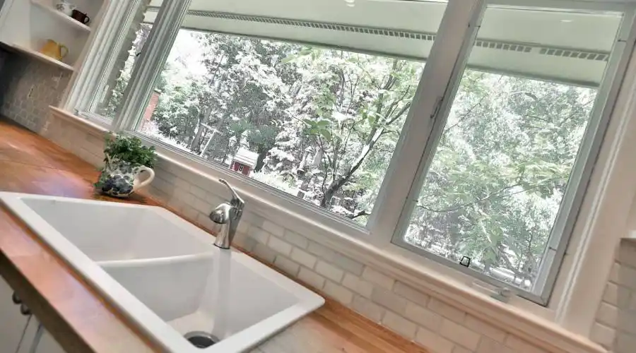 306 Lakeshore Road West,Oakville,L6K 1G1,Canada,4 Bedrooms Bedrooms,16 Rooms Rooms,4 BathroomsBathrooms,Residential,Lakeshore Road West,250627