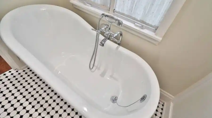 306 Lakeshore Road West,Oakville,L6K 1G1,Canada,4 Bedrooms Bedrooms,16 Rooms Rooms,4 BathroomsBathrooms,Residential,Lakeshore Road West,250627