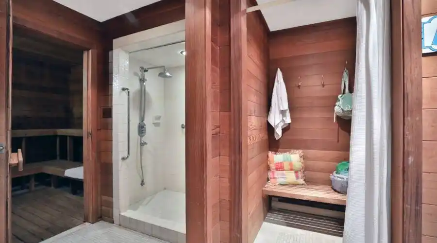 306 Lakeshore Road West,Oakville,L6K 1G1,Canada,4 Bedrooms Bedrooms,16 Rooms Rooms,4 BathroomsBathrooms,Residential,Lakeshore Road West,250627