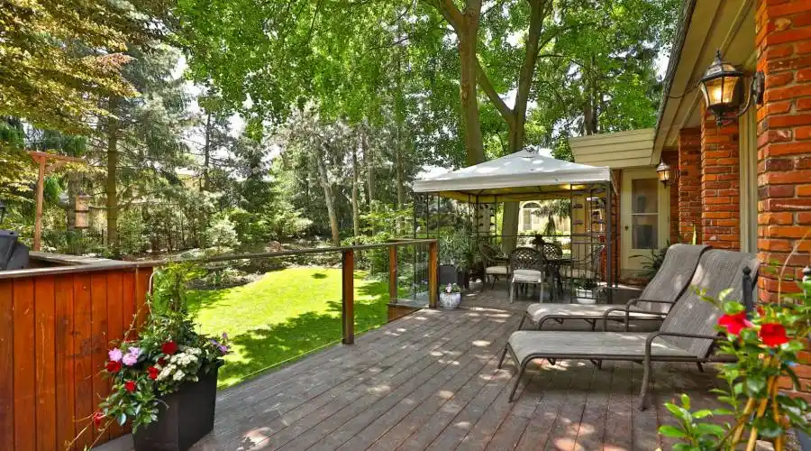 306 Lakeshore Road West,Oakville,L6K 1G1,Canada,4 Bedrooms Bedrooms,16 Rooms Rooms,4 BathroomsBathrooms,Residential,Lakeshore Road West,250627