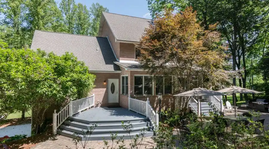 243 Poplar Lane,Pisgah Forest,North Carolina 28768,United States,4 Bedrooms Bedrooms,5 BathroomsBathrooms,Residential,Poplar ,3,252298