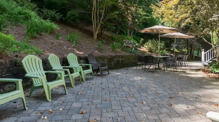 243 Poplar Lane,Pisgah Forest,North Carolina 28768,United States,4 Bedrooms Bedrooms,5 BathroomsBathrooms,Residential,Poplar ,3,252298