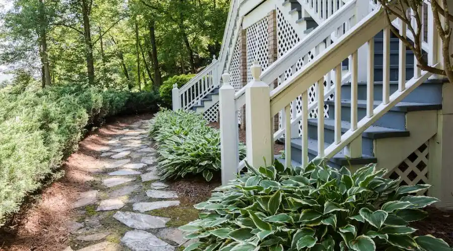 243 Poplar Lane,Pisgah Forest,North Carolina 28768,United States,4 Bedrooms Bedrooms,5 BathroomsBathrooms,Residential,Poplar ,3,252298