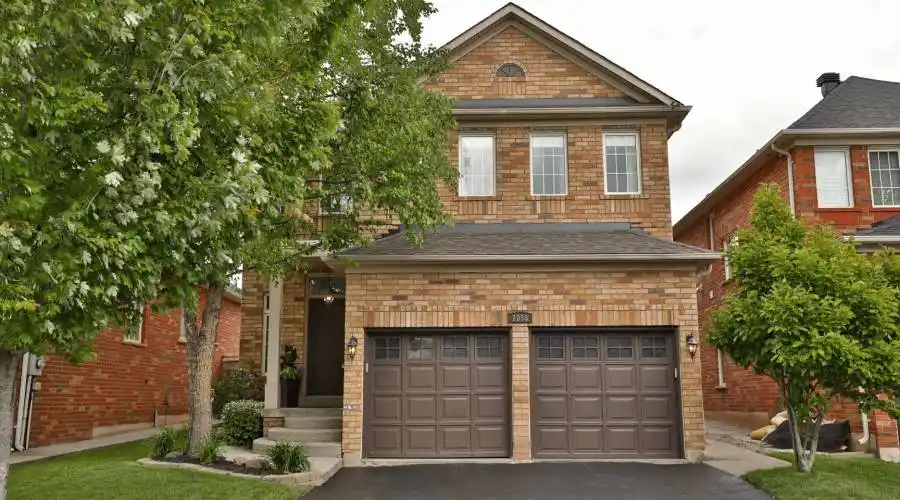 2085 Blue Jay Blvd,Oakville,L6M 3R5,Canada,4 Bedrooms Bedrooms,8 Rooms Rooms,2 BathroomsBathrooms,Residential,Blue Jay,253118