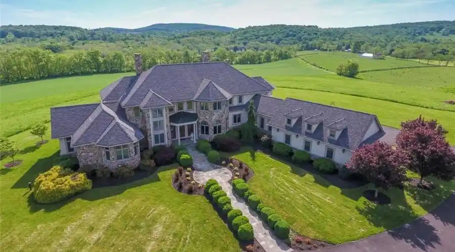 2514 Hickory Lane,Springfield Twp,Pennsylvania 18036,United States,5 Bedrooms Bedrooms,3 BathroomsBathrooms,Residential,Hickory Lane,254584