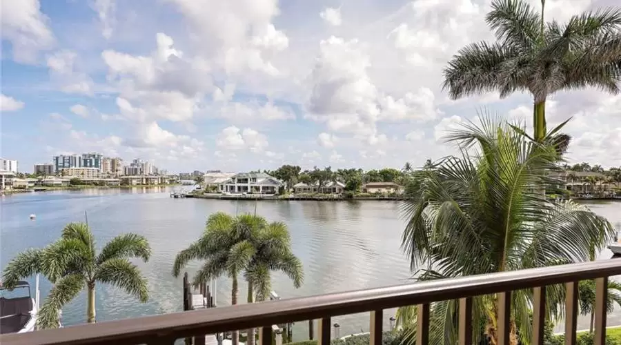 261 Harbour Dr 2, NAPLES, Florida, United States, 4 Bedrooms Bedrooms, ,6 BathroomsBathrooms,Residential,For Sale,261 Harbour Dr 2,254742