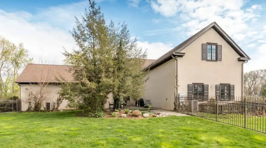 4430 Pond View Court,Bethlehem,Pennsylvania 18020,United States,3 Bedrooms Bedrooms,12 Rooms Rooms,2 BathroomsBathrooms,Residential,Pond View,258073