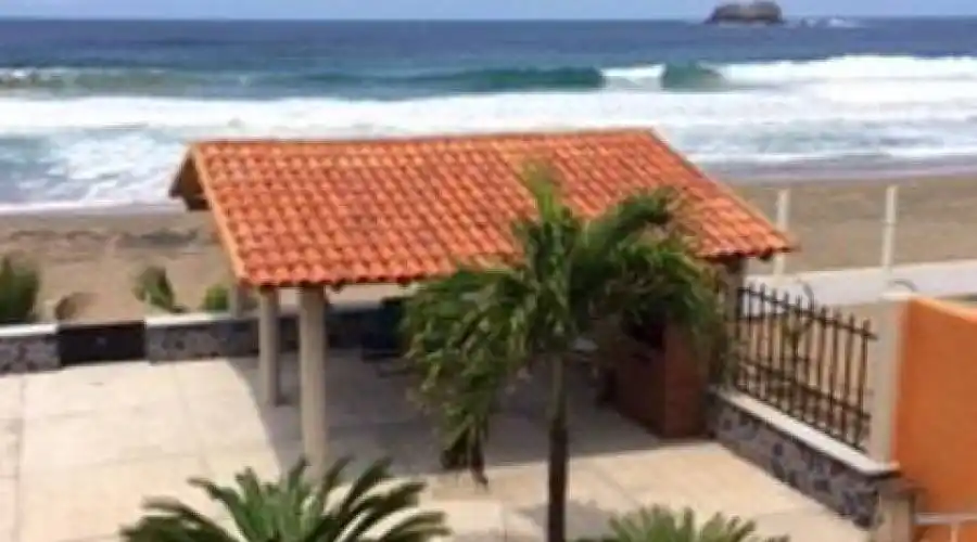 Playa Arroyo Seco,48980,Mexico,5 Bedrooms Bedrooms,3 BathroomsBathrooms,Residential,260772
