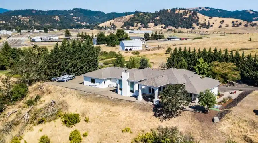 121 Boatwatch Lane,Roseburg,Oregon 97470,United States,4 Bedrooms Bedrooms,10 Rooms Rooms,3 BathroomsBathrooms,Residential,Boatwatch Lane ,262482