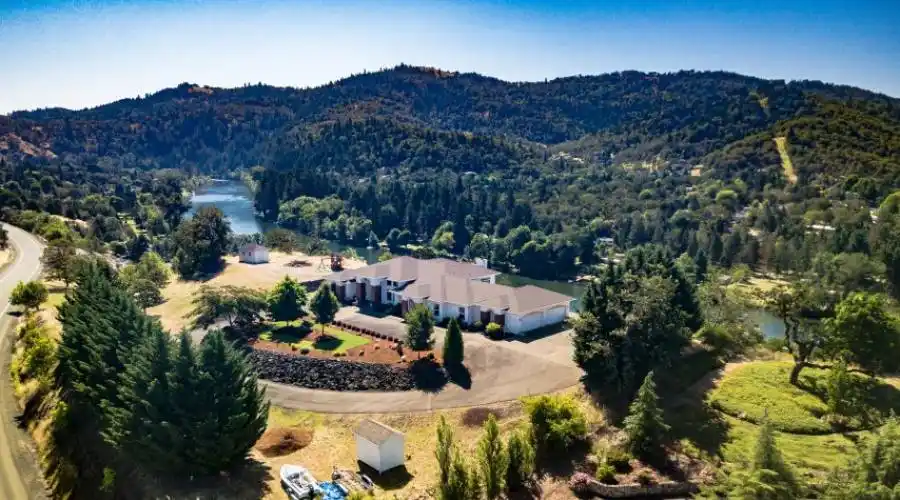 121 Boatwatch Lane,Roseburg,Oregon 97470,United States,4 Bedrooms Bedrooms,10 Rooms Rooms,3 BathroomsBathrooms,Residential,Boatwatch Lane ,262482