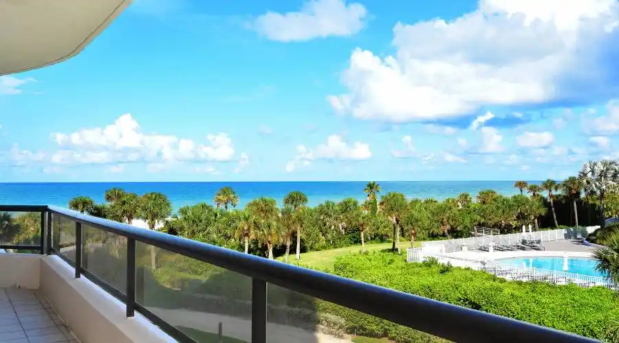 435 L'Ambiance Drive #207,Longboat Key,Florida 34228,United States,3 Bedrooms Bedrooms,5 Rooms Rooms,4 BathroomsBathrooms,Residential,L'Ambiance,L'Ambiance Drive #207,2,263718