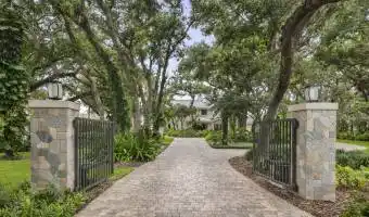 7925 S Tropical Trail,Merritt Island,Florida 32952,United States,5 Bedrooms Bedrooms,27 Rooms Rooms,6 BathroomsBathrooms,Residential,S Tropical Trail,265131