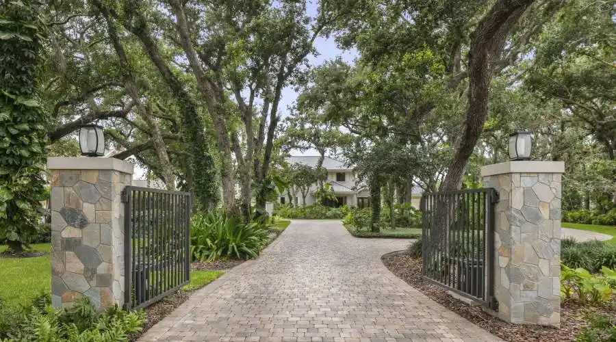 7925 S Tropical Trail,Merritt Island,Florida 32952,United States,5 Bedrooms Bedrooms,27 Rooms Rooms,6 BathroomsBathrooms,Residential,S Tropical Trail,265131