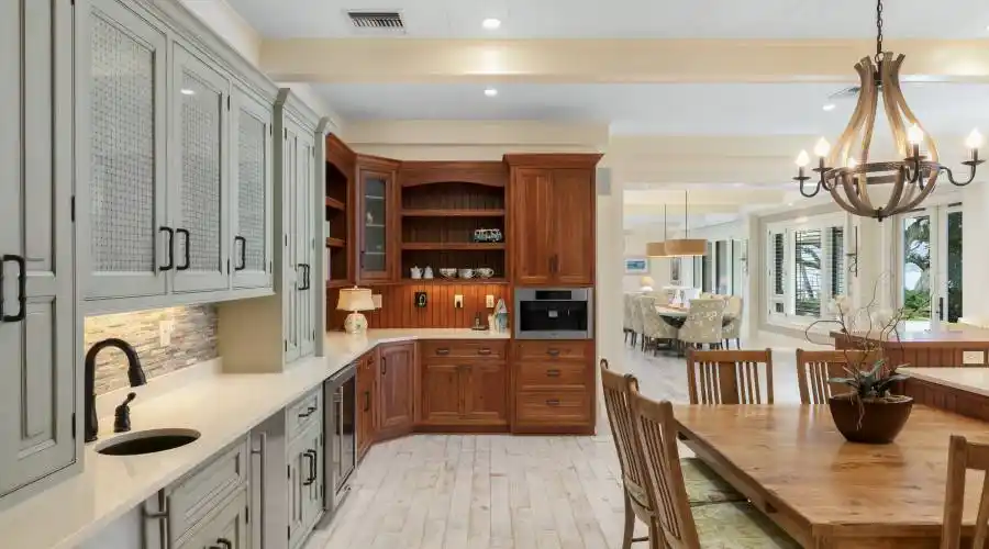 7925 S Tropical Trail,Merritt Island,Florida 32952,United States,5 Bedrooms Bedrooms,27 Rooms Rooms,6 BathroomsBathrooms,Residential,S Tropical Trail,265131