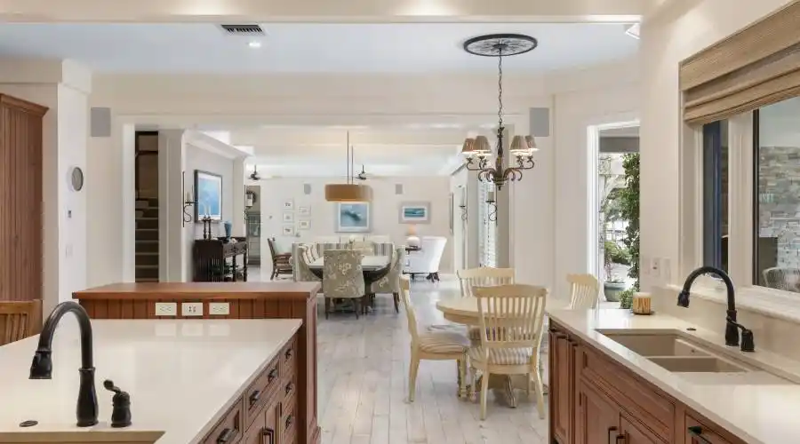 7925 S Tropical Trail,Merritt Island,Florida 32952,United States,5 Bedrooms Bedrooms,27 Rooms Rooms,6 BathroomsBathrooms,Residential,S Tropical Trail,265131