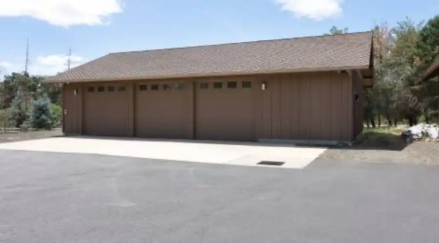 130 Cross Creek Drive,Roseburg,Oregon 97471,United States,3 Bedrooms Bedrooms,10 Rooms Rooms,3 BathroomsBathrooms,Residential,Cross Creek Drive,265474