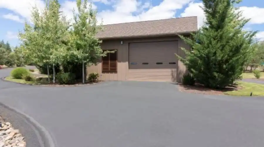 130 Cross Creek Drive,Roseburg,Oregon 97471,United States,3 Bedrooms Bedrooms,10 Rooms Rooms,3 BathroomsBathrooms,Residential,Cross Creek Drive,265474