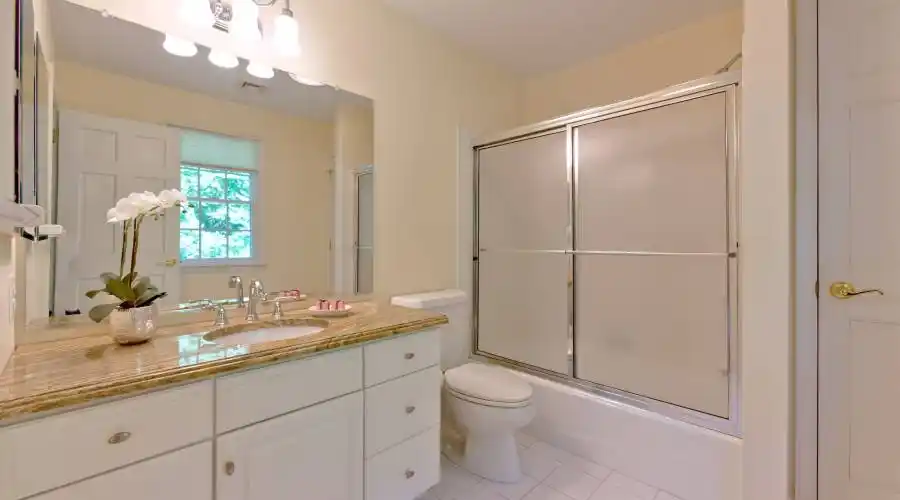 2450 Ballybunion Road,Center Valley,Pennsylvania 18034,United States,5 Bedrooms Bedrooms,21 Rooms Rooms,5 BathroomsBathrooms,Residential,Ballybunion,268036