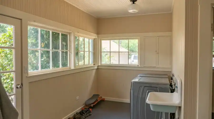 14251 Hwy 128,boonville,California 95415,United States,2 Bedrooms Bedrooms,7 Rooms Rooms,1 BathroomBathrooms,Commercial,The Live Oak Building,Hwy 128,1,270146