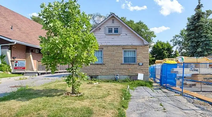 383 Melrose Avenue,Toronto,Canada,Residential,Melrose Avenue,270824