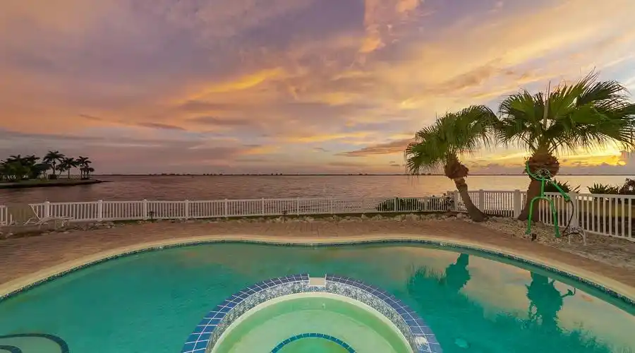 300 Ringling Point Drive,Sarasota,Florida 34234,United States,3 Bedrooms Bedrooms,10 Rooms Rooms,4 BathroomsBathrooms,Residential,Ringling Point Drive,272389