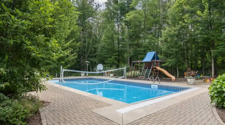 10 Easton Lane- Moreland Hills- Ohio 44022- United States, 4 Bedrooms Bedrooms, 12 Rooms Rooms,4 BathroomsBathrooms,Residential,For Sale,Easton,274241